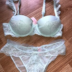 NWOT VS Dream Angels Matching Bra & Underwear